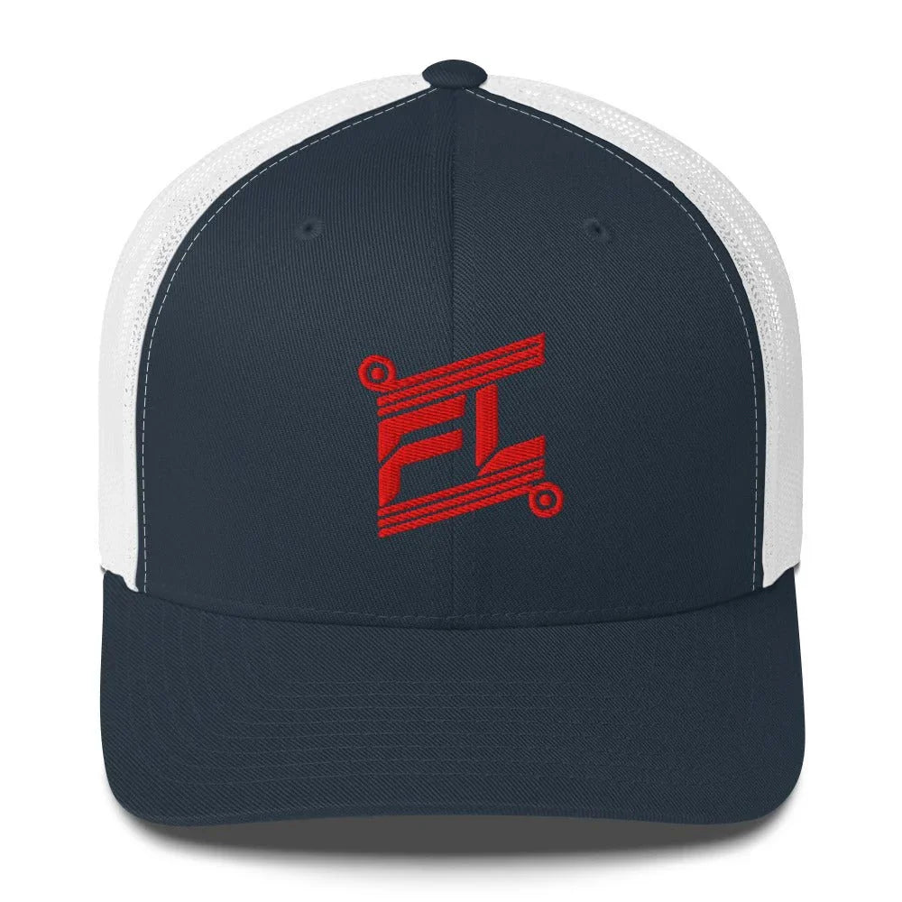 BILLIE trucker cap bleu marine avec mesh blanc, mockup face avant, logo rouge brodé, fond blanc avec cadre noir