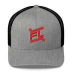 BILLIE trucker cap gris chiné avec mesh noir, mockup face avant, logo rouge brodé, fond blanc