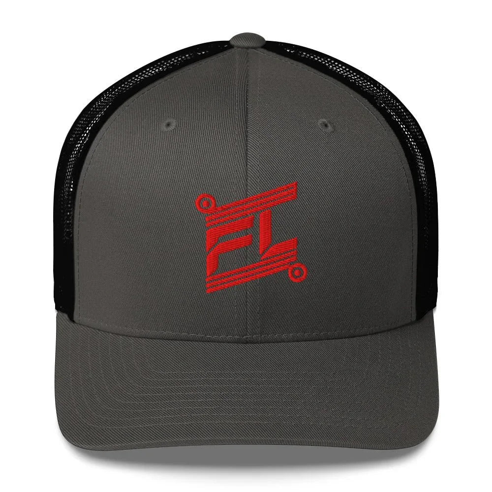 BILLIE trucker cap gris foncé avec mesh noir, mockup face avant, logo rouge brodé, fond blanc
