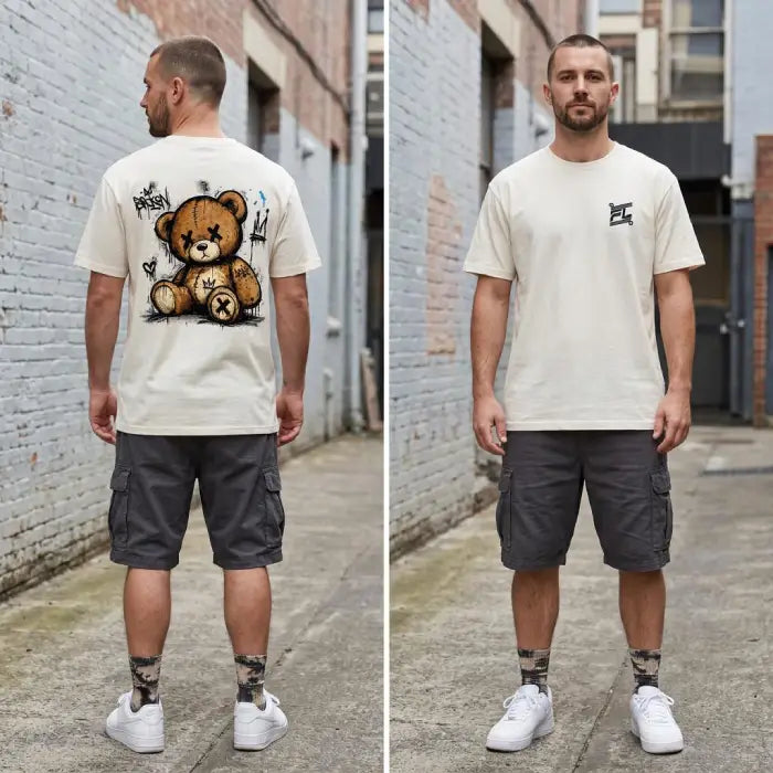 Homme Portant le t-shirt TEDDY BEAR FL-FIT avec logo FL en avant 