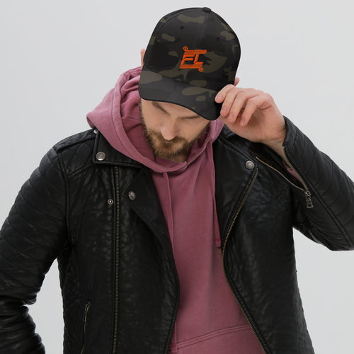 FL-FIT Casquette unisexe Billie camouflage, mockup face avant, logo FL orange brodé, fond blanc
