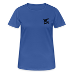 T-shirt respirant femme bleu ciel porté mannequin, col rond, coupe ajustée, logo FL-FIT vertical imprimé dans le dos, fond blanc