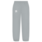 Face avant d'un pantalon fluffy de couleur gris avec logo FL blanc