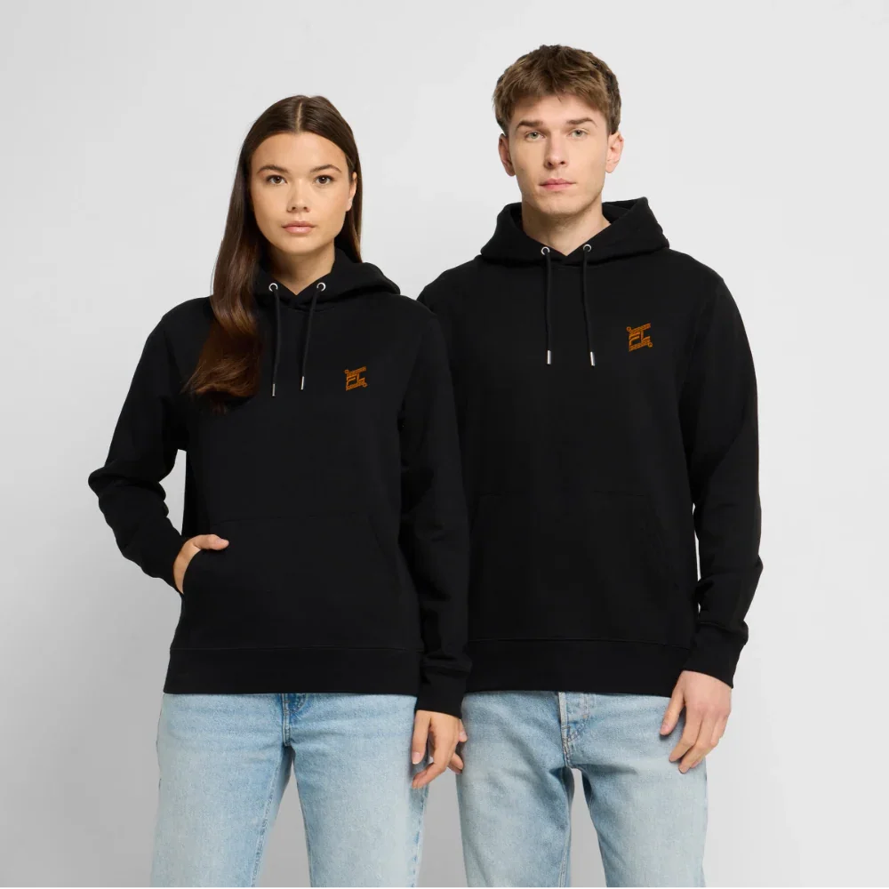 Jeune couple portant un hoodie noir causal de la marque FL-FIT avec le logo  FL orange brodée 