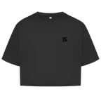 Face avant du crop top en coton pour femme de couleur gris anthracite avec le logo noir FL-Fit sur la poitrine.