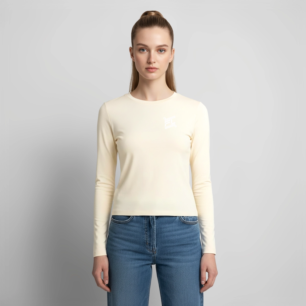 T-shirt manches longues slim fit femme FL-Fit couleur crème, coupe ajustée épousant la silhouette, col rond, manches longues, basique élégant quotidien, fond blanc isolé